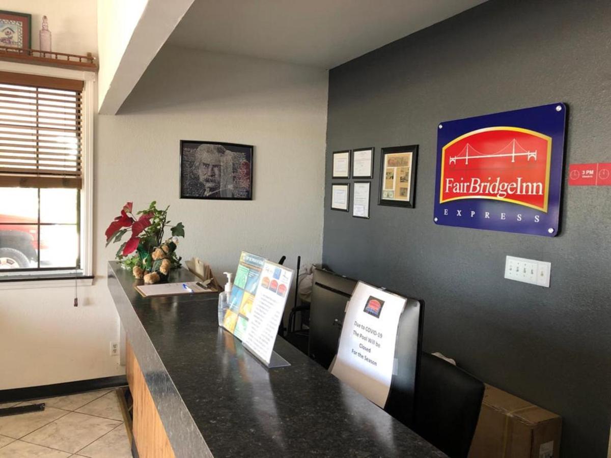 Fairbridge Inn Express Монро-Сіті Екстер'єр фото