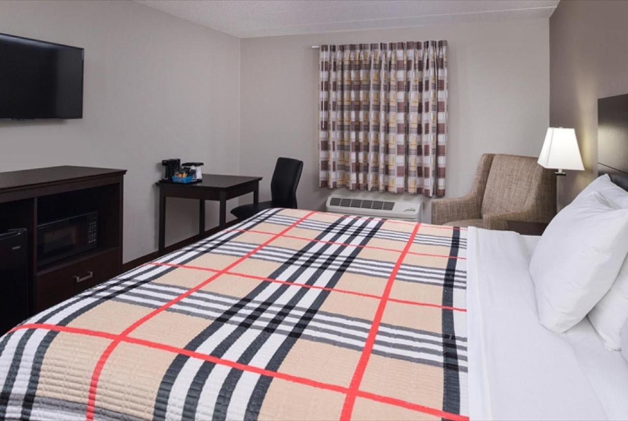 Fairbridge Inn Express Монро-Сіті Екстер'єр фото